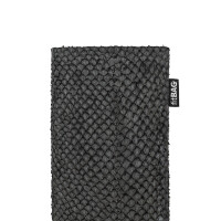 fitBAG Fin Lachs Schwarztief    maßgeschneiderte Handytasche aus Fischleder mit Mikrofaserinnenfutter