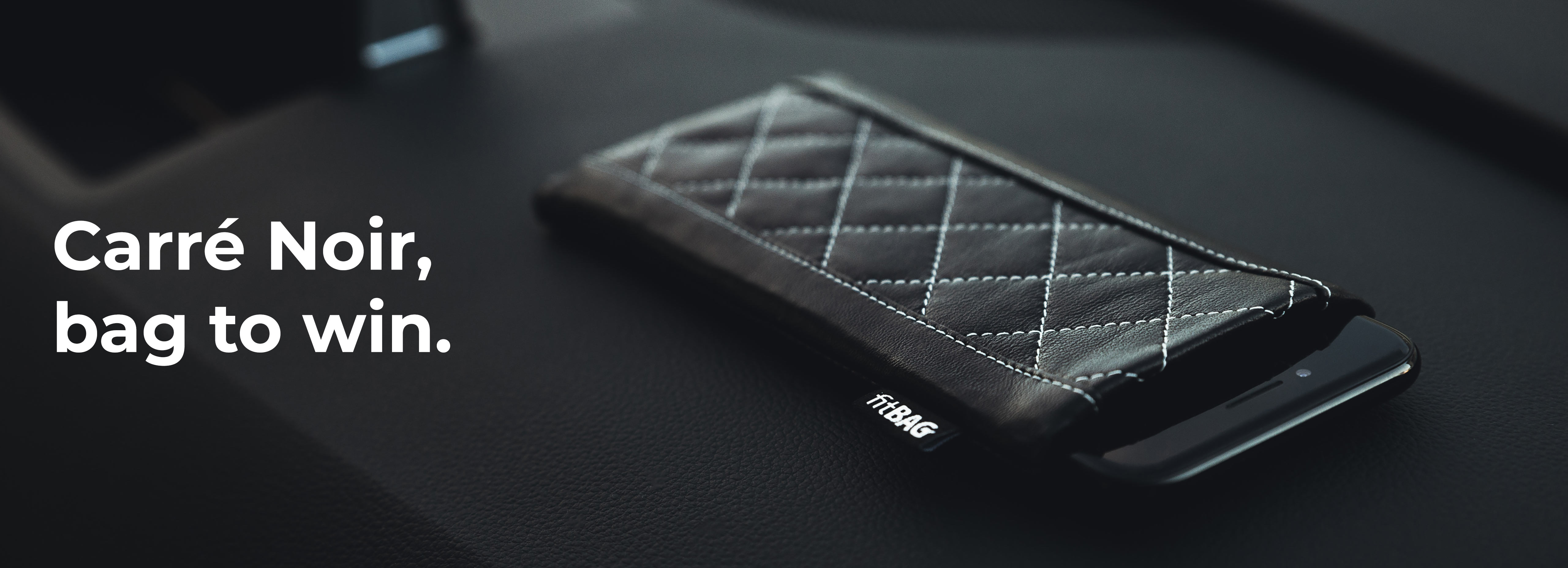 | Hülle mit Reinigungsfunktion Made in Germany fitBAG Beat Royalblau Handytasche Tasche aus Echtleder Nappa mit Microfaserinnenfutter für Apple iPhone 8 / SE 2 2020 